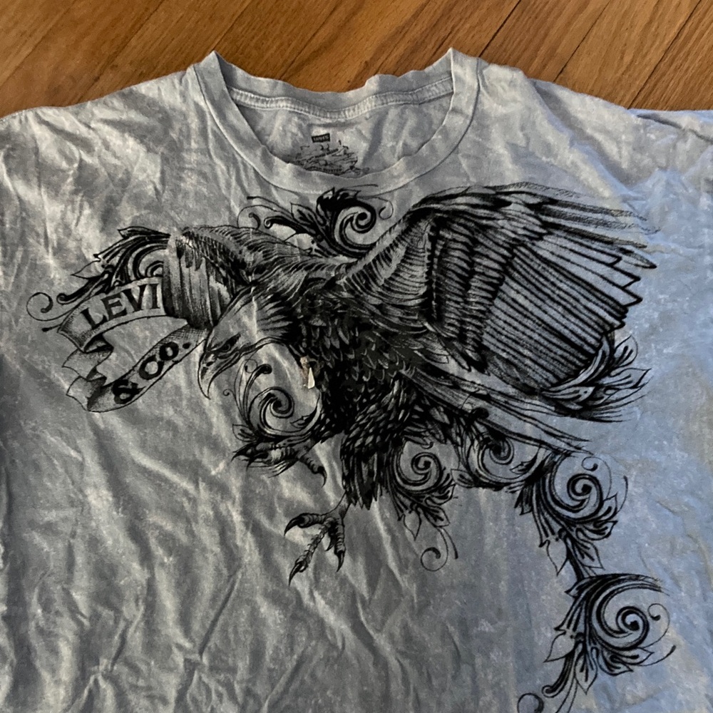 Levi's Black and Gray Graphic Tee
